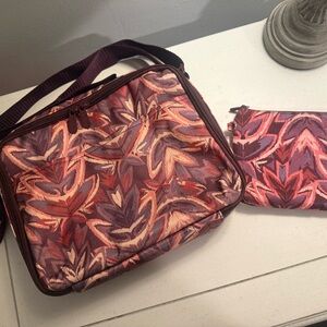 Thirty-One Get creative, Crossbody and mini zipper pouch in floral ikat